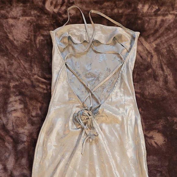 Soft tie-back, cowl-neck dress - Picture 3 of 3